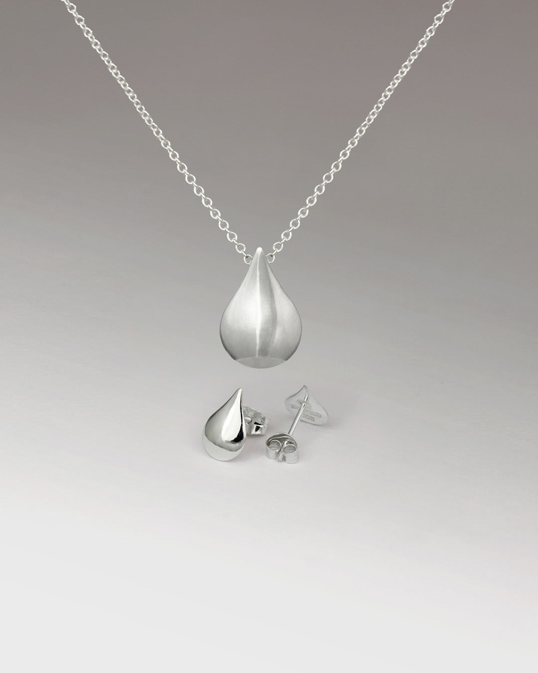 Tears of Freya - Necklace & Earrings Min Silver